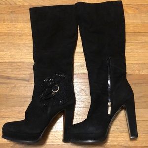 Villador Women’s Black Boots. Slightly Used. Suede